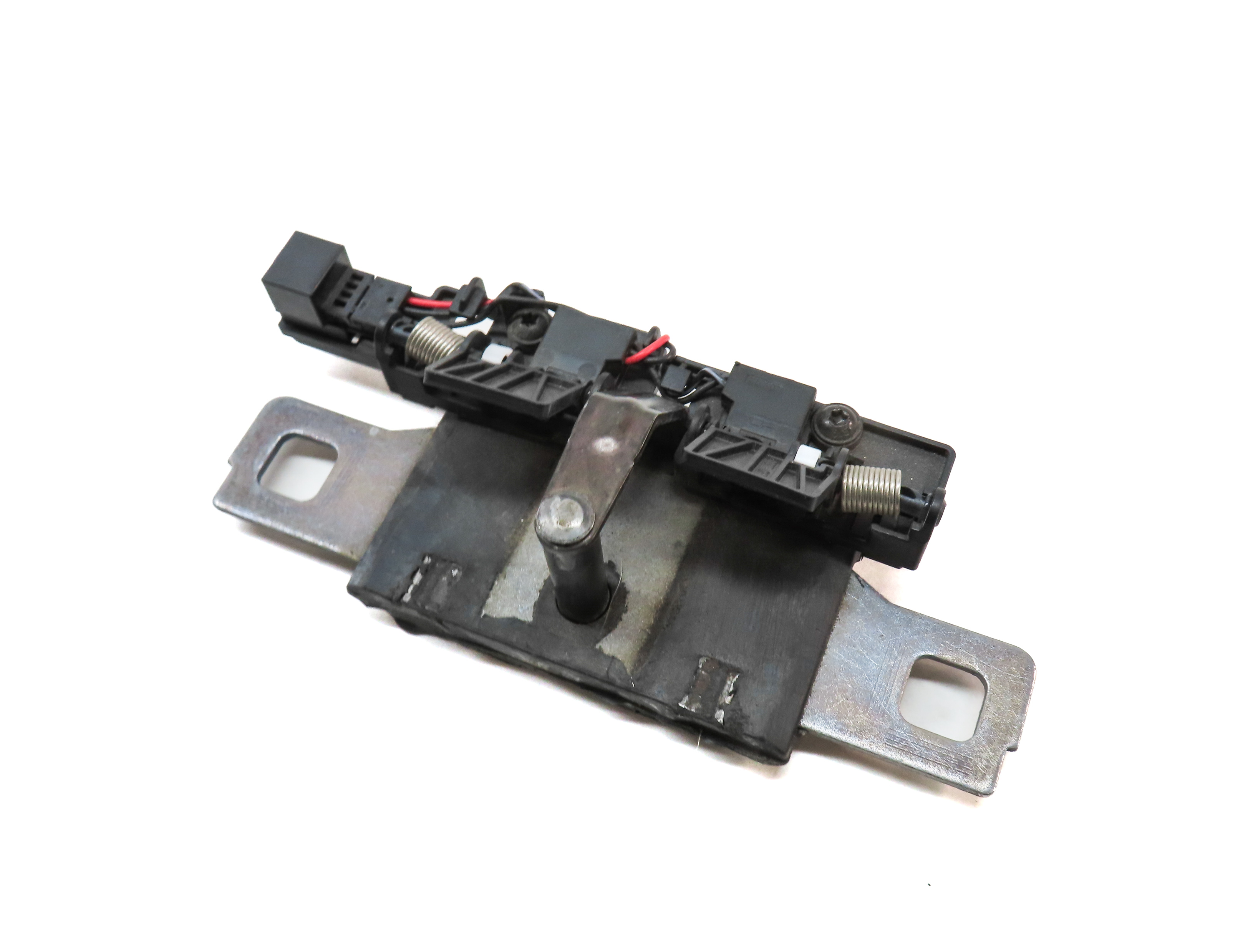 2018 AUDI Q5 (FY 80A) REAR TRUNK LID HATCH LATCH STRIKER PLATE — exact item pictured